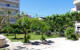 Megan'S Villa